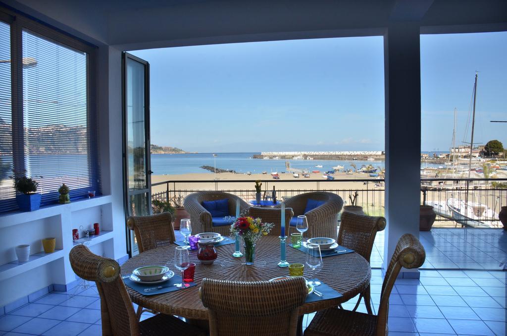 Ferienwohnung Terrazza Sul Mare Giardini-Naxos Exterior foto