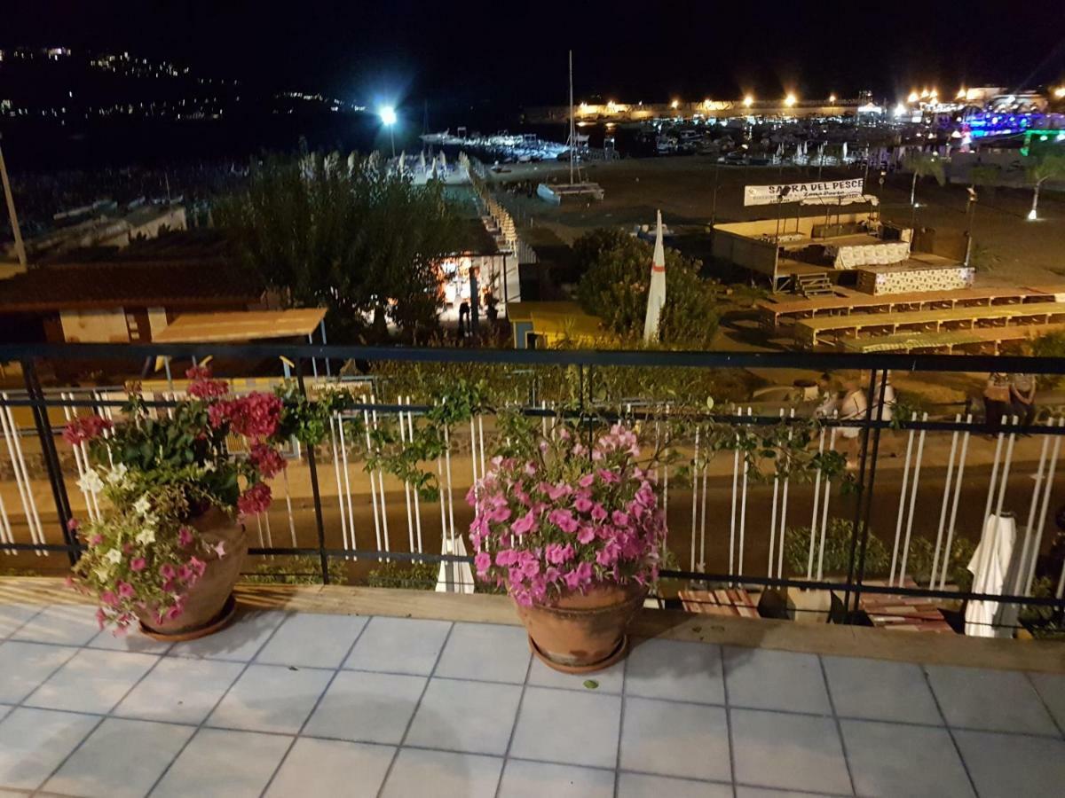 Ferienwohnung Terrazza Sul Mare Giardini-Naxos Exterior foto